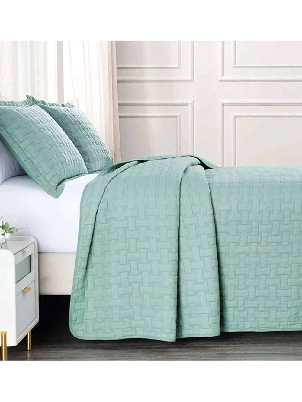 Quilted Solid king 3 piece Bedspread Set in Seafoam Green